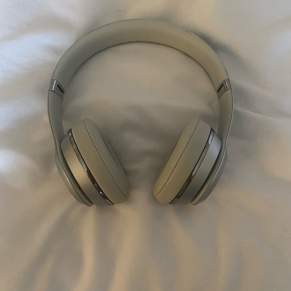 Beats by Dre Over-Ear Headphones - Light Gray
